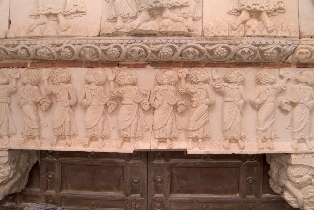 Abbaye de chanoines de saint Augustin, dite basilique Saint-Sernin, actuellement église paroissiale