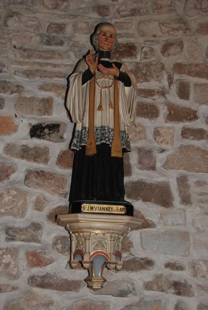 statue: saint Jean-Marie Vianney