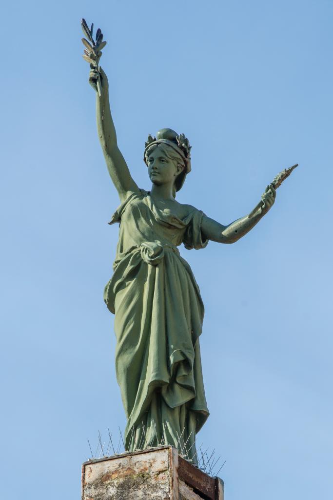 statue monumentale de la République, de la Paix