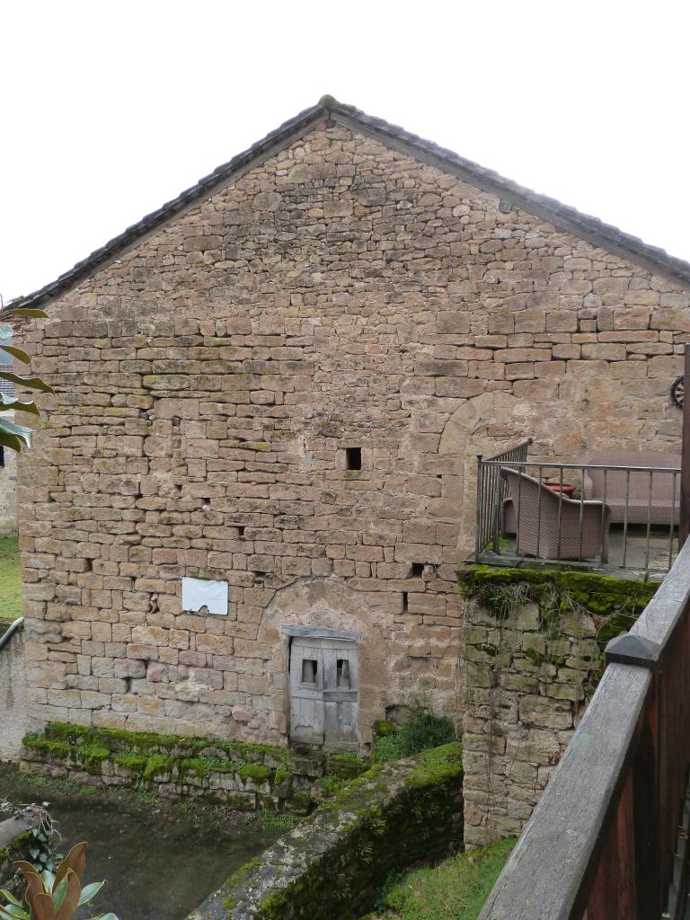 édifice non identifié (maison ?) puis grange