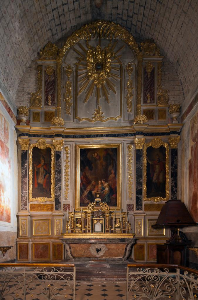 ensemble : autel, retable, tabernacle, dais d'autel, gradin d'autel et tableaux