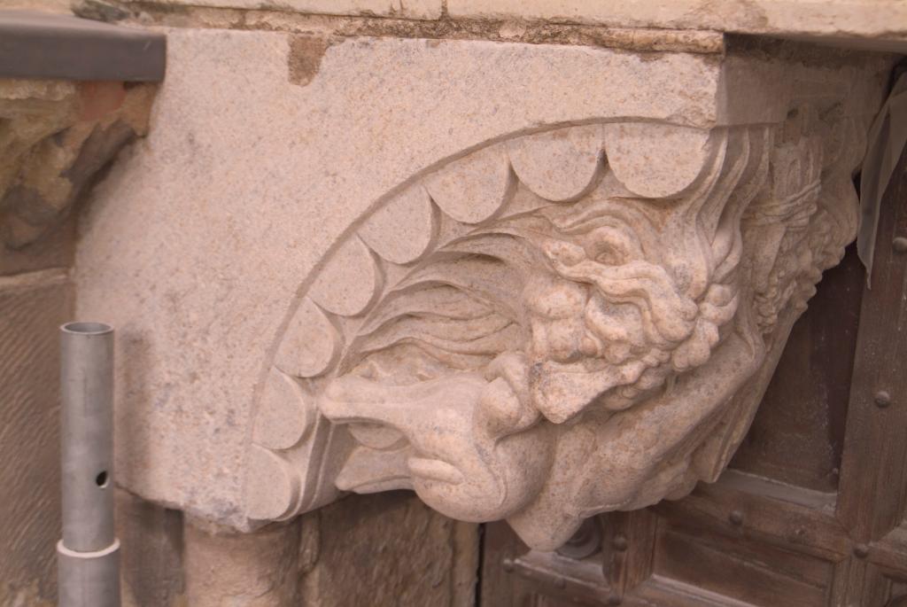 Abbaye de chanoines de saint Augustin, dite basilique Saint-Sernin, actuellement église paroissiale
