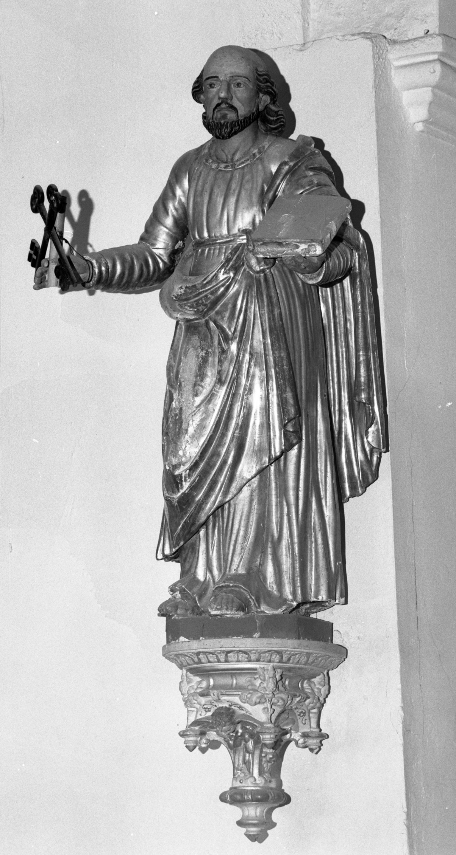 deux statues en pendant : saint Pierre, saint Paul