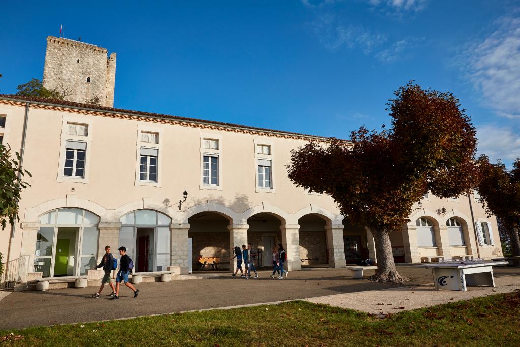 ancienne école primaire et primaire supérieure de garçons puis de filles, actuellement collège Jean-Jacques Faurie