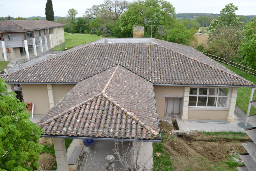 château, puis école des Frères de l'Instruction Chrétienne de Ploërmel, puis école ménagère agricole, aujourd'hui lycée d'enseignement général, technologique et agricole d'Auch Beaulieu-Lavacant
