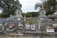 ensemble de deux tombeaux à caveau monumental