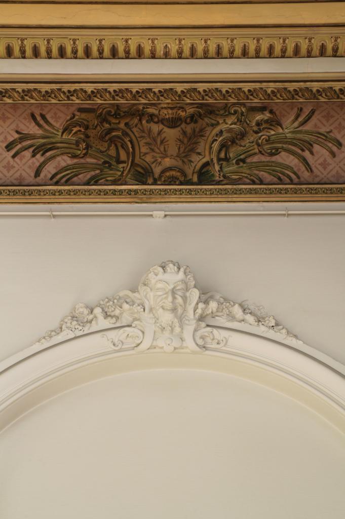 ensemble du décor porté : hall, niches du hall d'entrée et du foyer-bar
