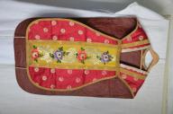 chasuble, voile de calice, étole de clerc, manipule, bourse de corporal : ornement rouge 3