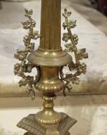 ensemble de la garniture d'autel : croix d'autel et 6 chandeliers d'autel