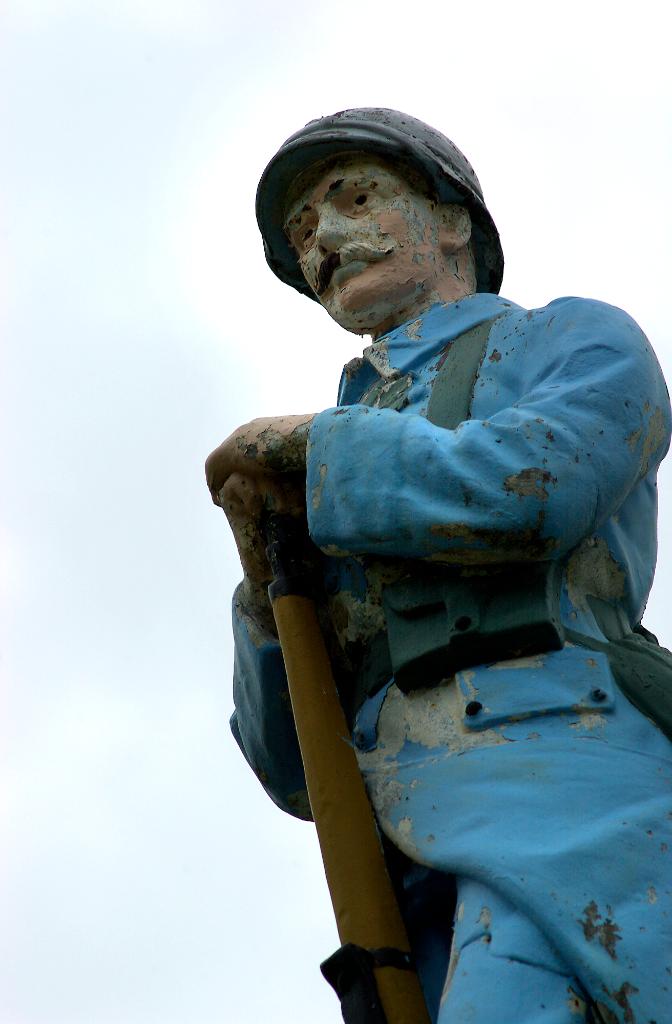 statue (figure grandeur naturelle) du Poilu