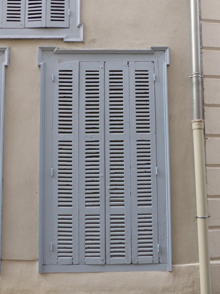 ancienne maison et pharmacie Marcailhou, puis hôtel Régina, actuellement immeuble