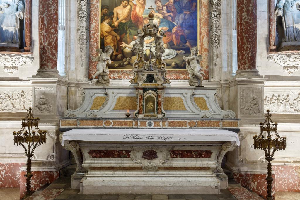 autel, retable (maître-autel), avec deux statues de saint Etienne et de saint Laurent