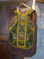 ornement vert : chasuble, manipule, voile de calice et bourse de corporal