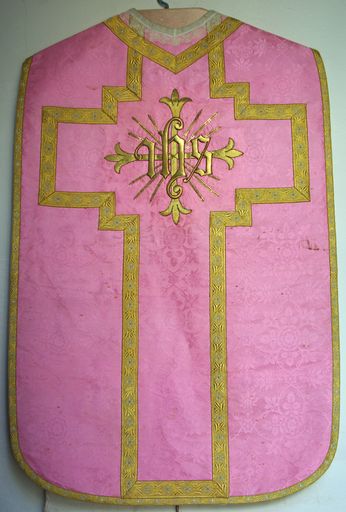 Ornement liturgique catholique rose (n° 40)