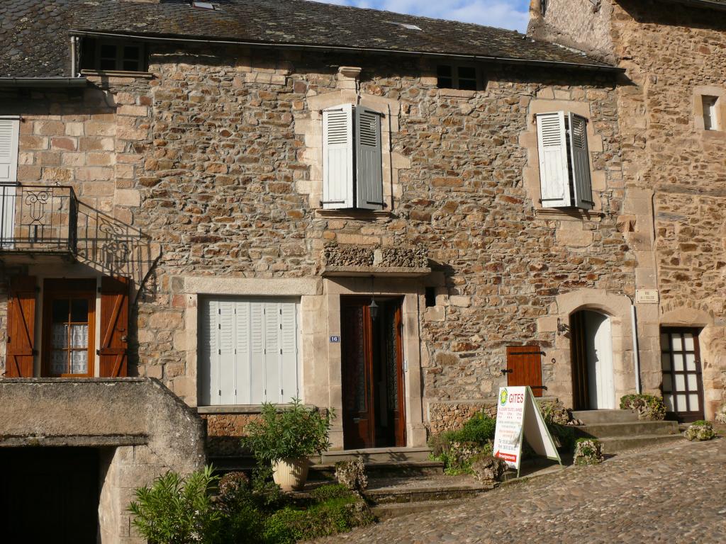 hôpital Saint-Jacques, actuellement maisons