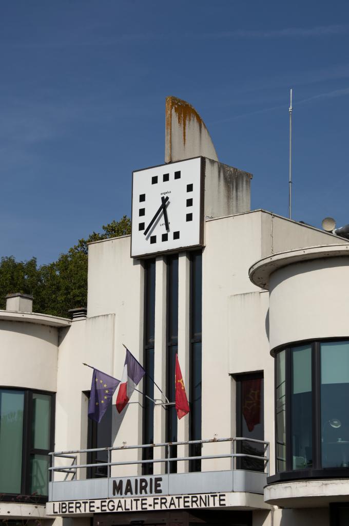 mairie ; école, désormais mairie