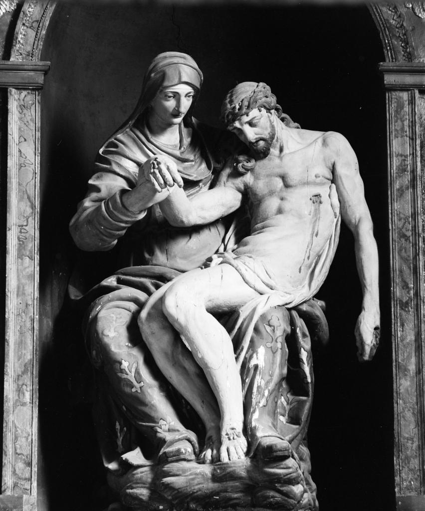 groupe sculpté : Pietà