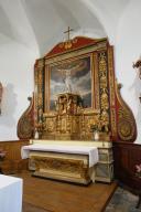 autel, tabernacle architecturé, retable et tableau d'autel : la Crucifixion (ensemble du maître-autel)
