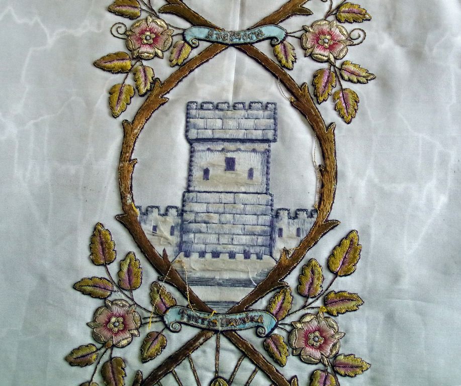 chasuble blanche avec étole