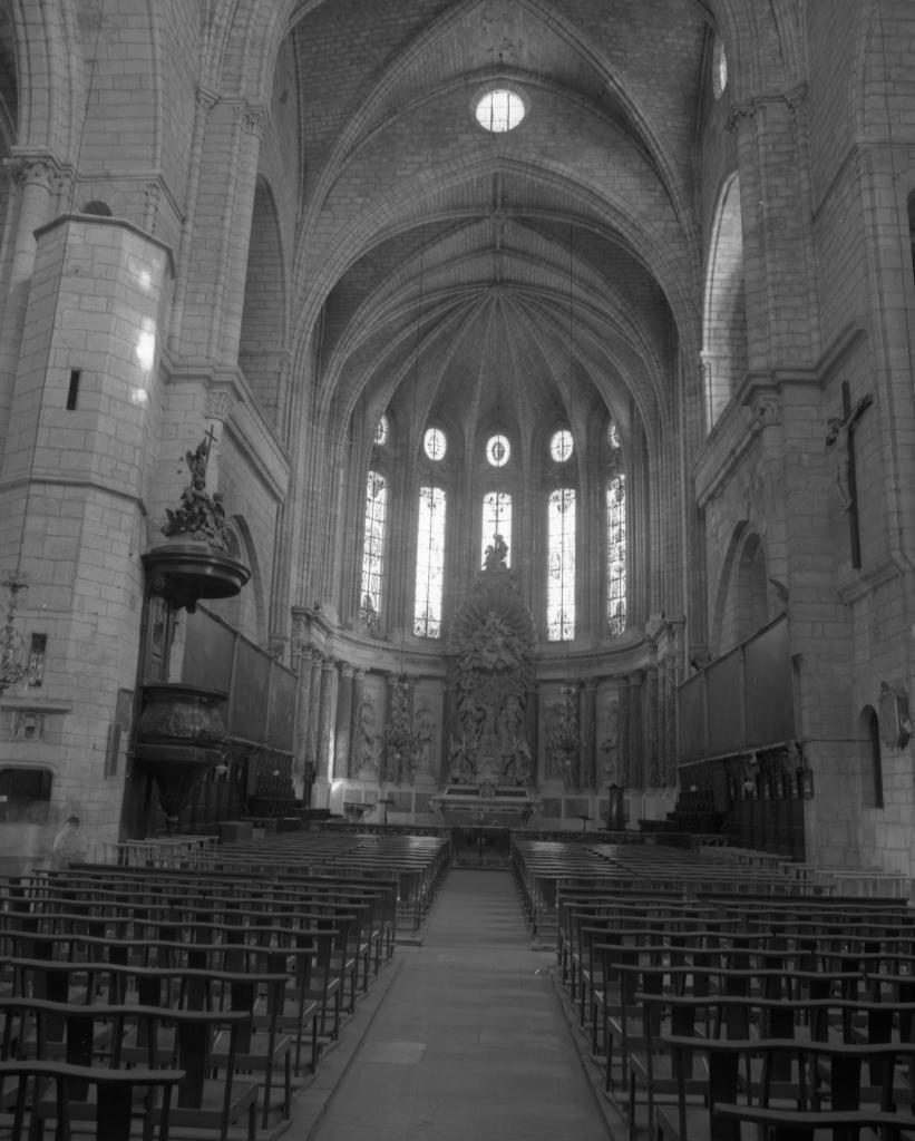 Ancienne cathédrale Saint-Nazaire et Saint-Celse, actuellement église paroissiale