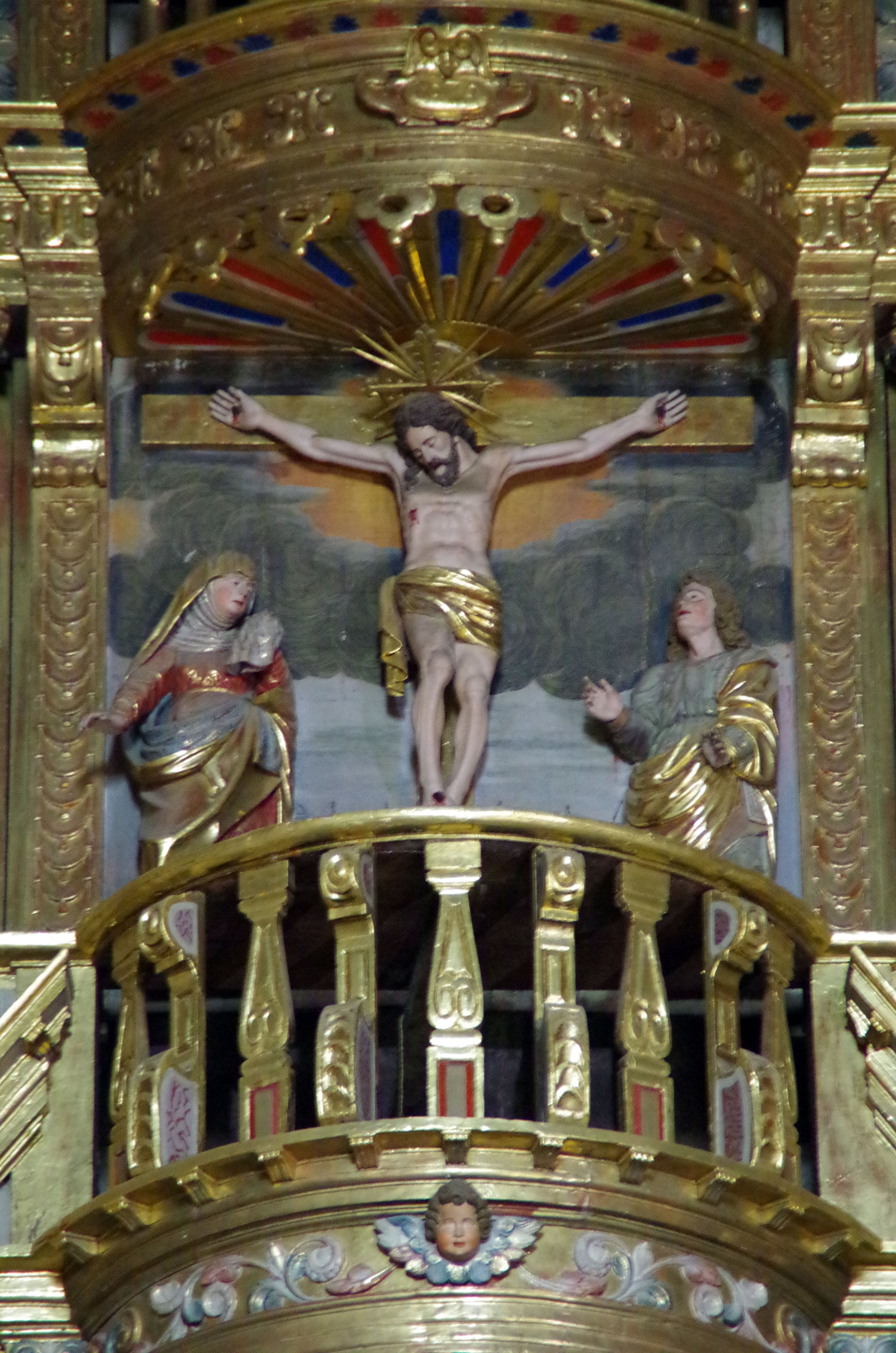 groupe sculpté : Christ en croix, Vierge, saint Jean