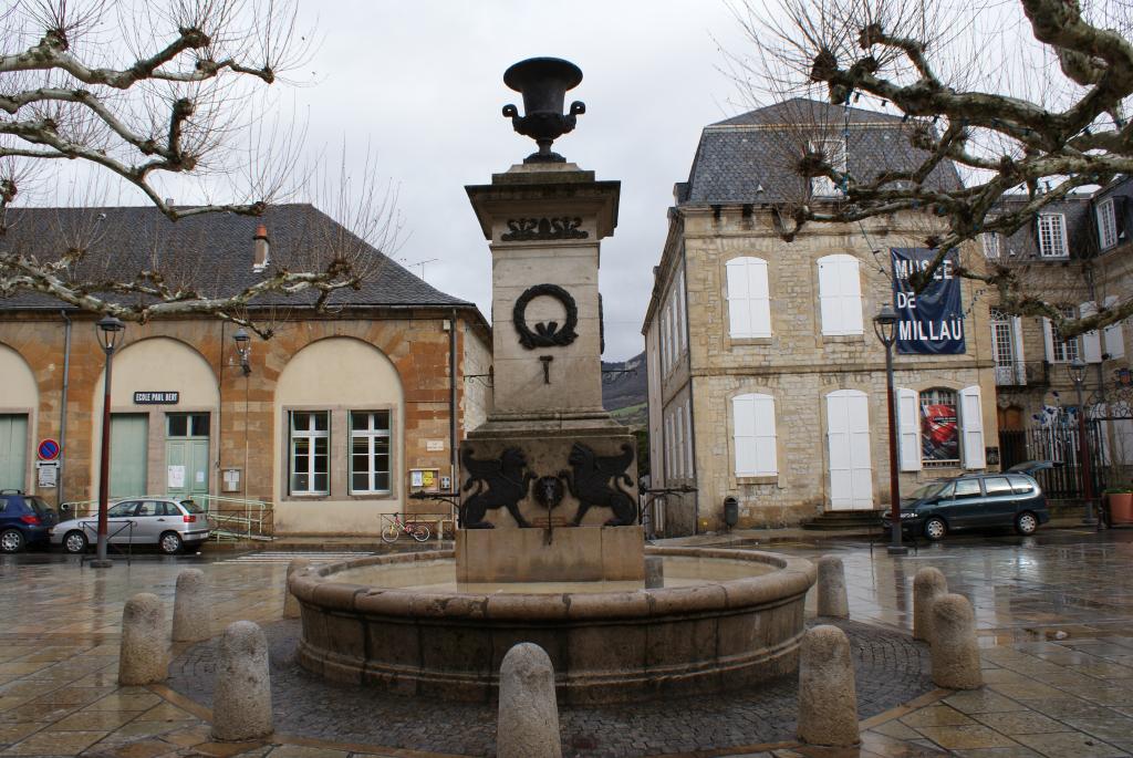 fontaine dite de la place