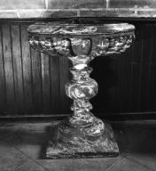 bénitier, ancienne cuve des fonts baptismaux