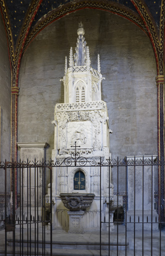 fonts baptismaux, armoire aux saintes huiles