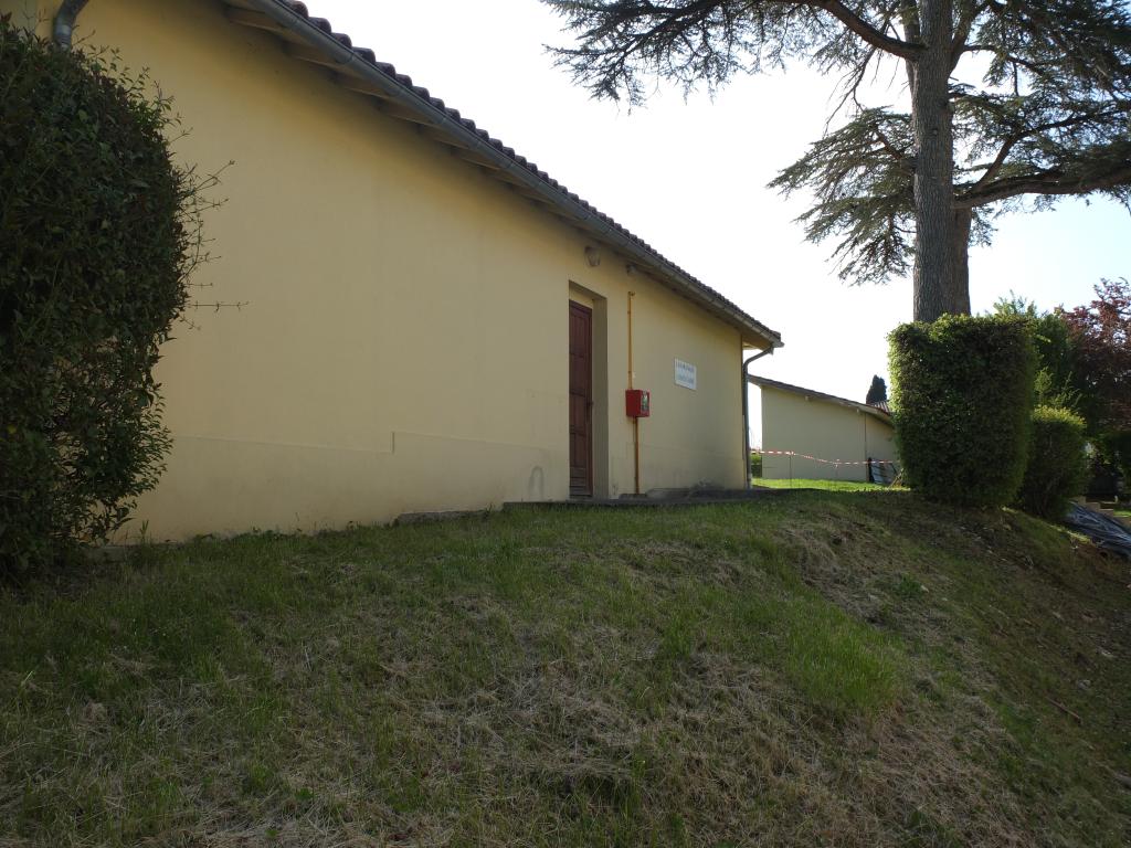 château, puis école des Frères de l'Instruction Chrétienne de Ploërmel, puis école ménagère agricole, aujourd'hui lycée d'enseignement général, technologique et agricole d'Auch Beaulieu-Lavacant