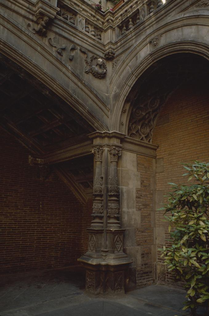 hôtel de Bernuy, puis collège universitaire, actuellement lycée Pierre de Fermat