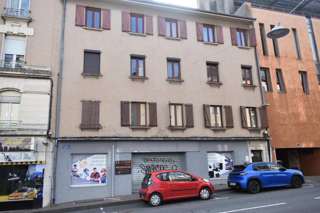 Immeuble à boutique