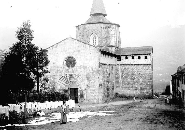 église de l'abbaye de bénédictins Saint-Savin, actuellement église paroissiale