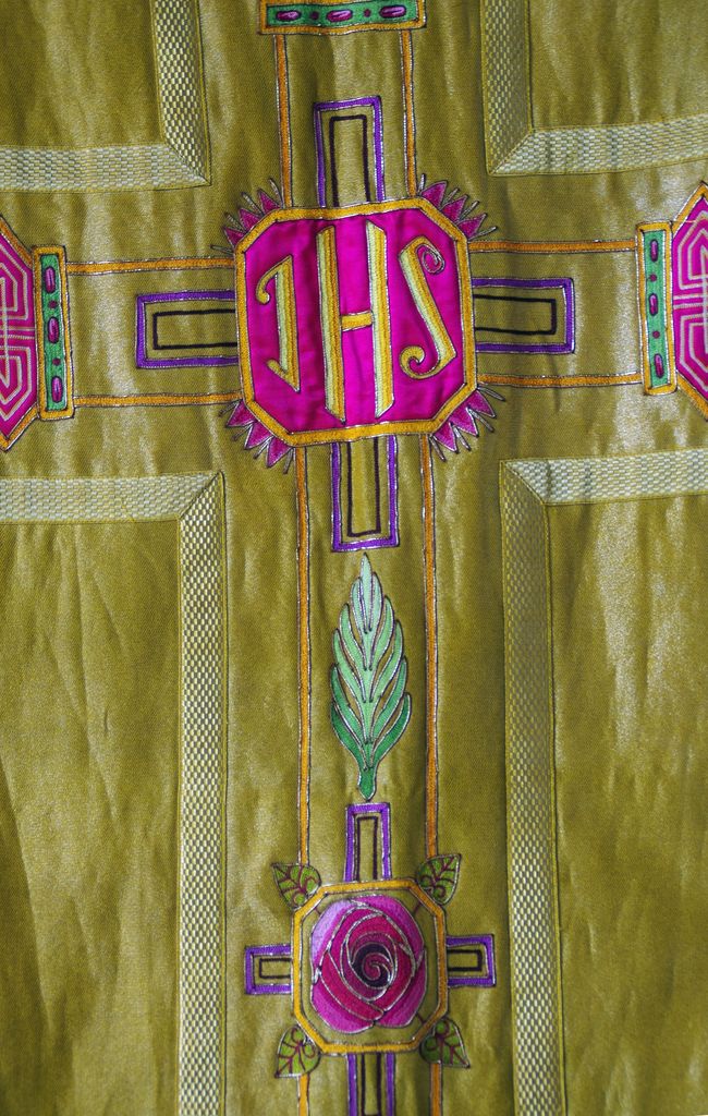chasuble or avec étole et manipule