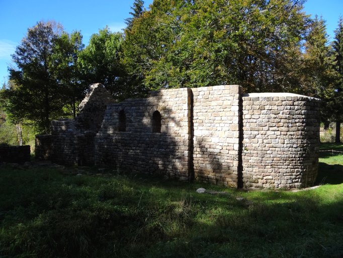 Ruines de l'église Saint-Pierre de l'Espinouse