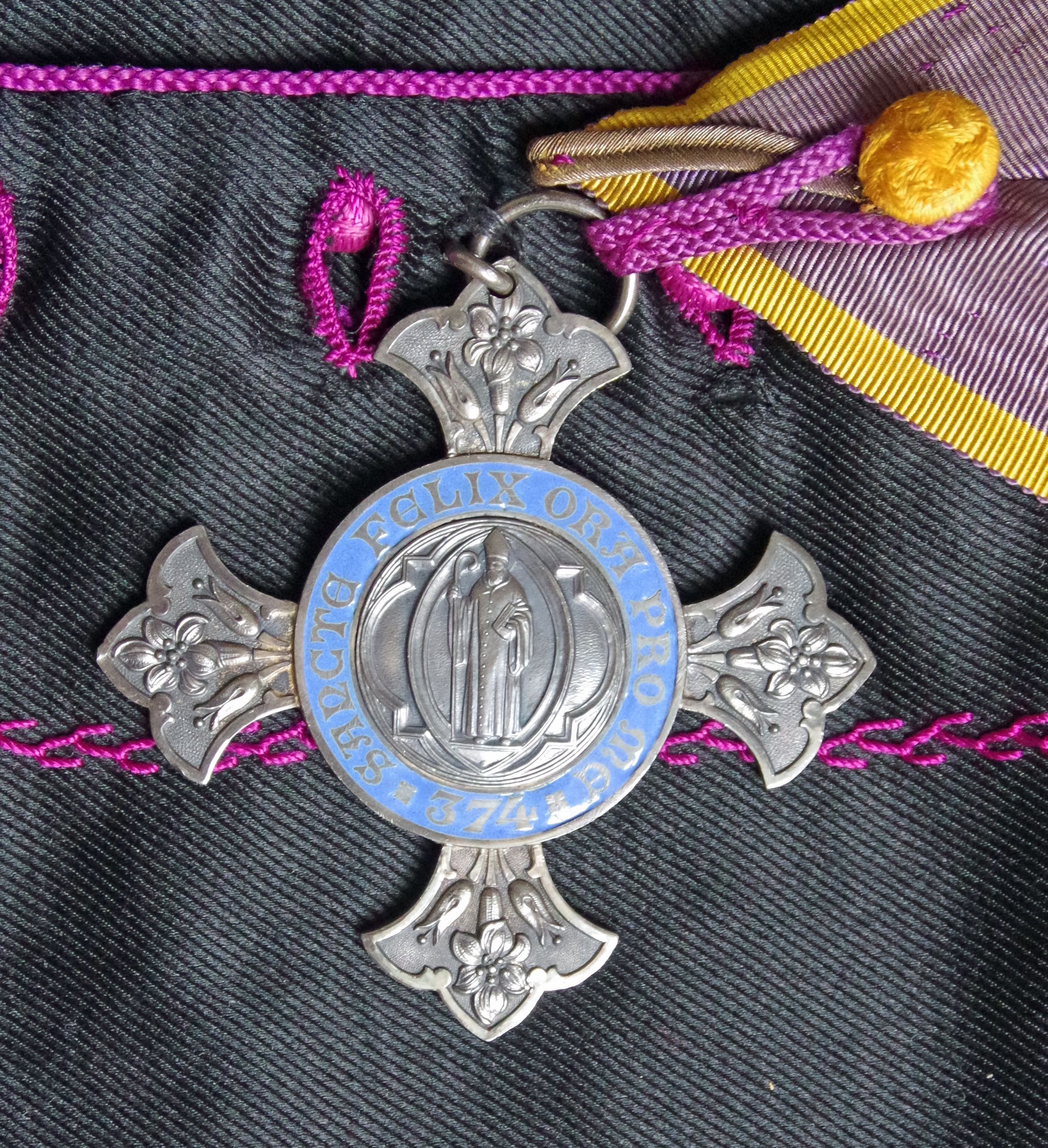 sommaire des textiles de l'église de La Rouvière