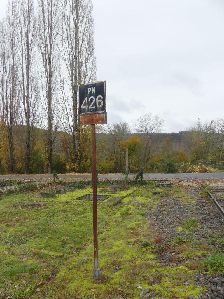 ancienne voie ferrée de Cahors à Capdenac : tronçon n°5 de Cénevières à Calvignac