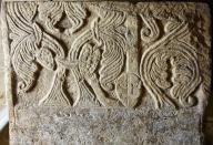 bas-relief : plaque de chancel ou devant d'autel ?
