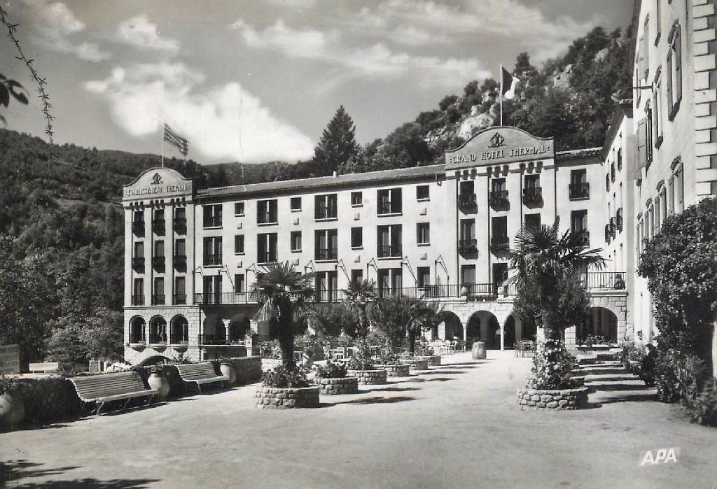 Les thermes de Llupia puis établissement thermal et grand hôtel