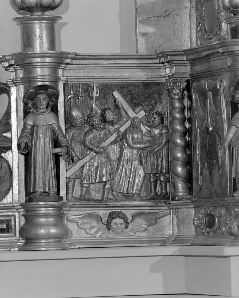 tabernacle, exposition (tabernacle à ailes et dais d'exposition)