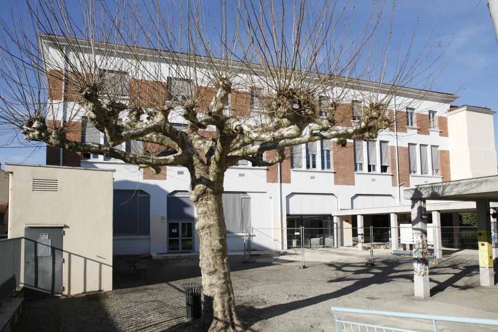 collège de filles ; lycée Clément-Marot