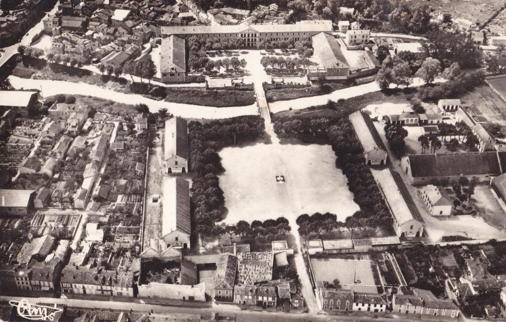 Quartier de cavalerie Henry, puis Quartier de cavalerie Espagne, Caserne d'artillerie et Centre d'Instruction du service de l'Intendance