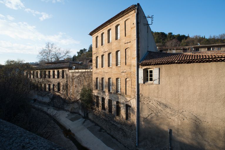 Usine de teinturerie Bernard, puis usine de préparation de produits textiles et d'apprêt des étoffes Delpon, Bruguière-Fontenille, Boissière fils aîné et ses frères et Cie, actuellement bâtiment administratif d'entreprise SOCAH et logement