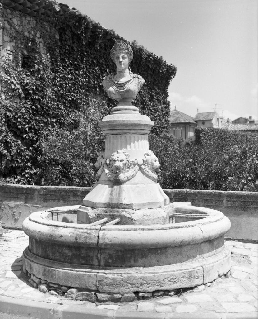 fontaine monumentale de la République