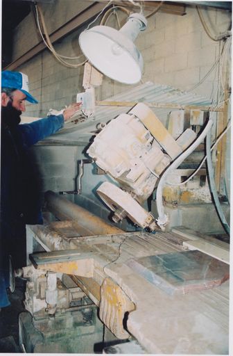 Carrière de marbre et usine de taille de matériaux de construction Anglade, puis Fougerolles, actuellement La Pierre de France