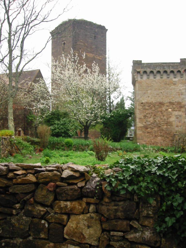 château fort, dit "Tours de Saint-Laurent"