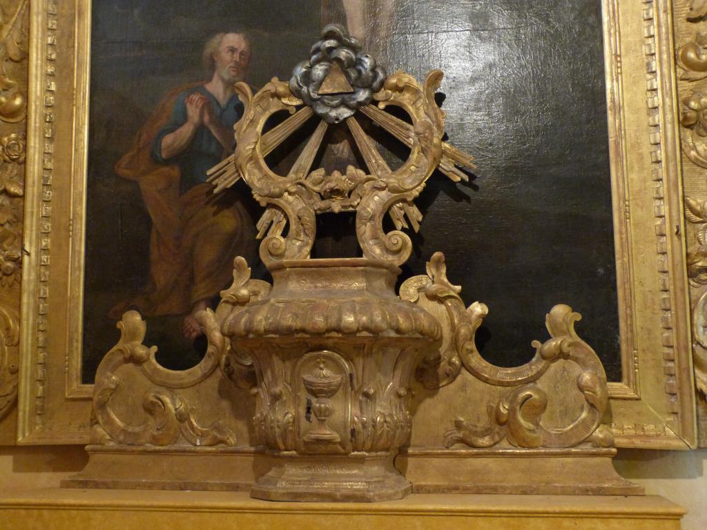 ancien retable du maître-autel, tabernacle à ailes et tableau : Crucifixion