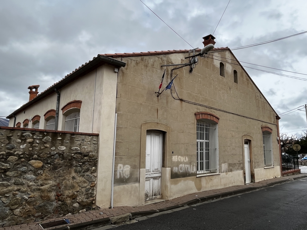 École maternelle, Écoles primaires de filles et de garçons, actuelles école maternelle Pasteur, écoles élémentaires Jean Petit et Jean Clerc