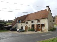 anciennes granges, aujourd'hui maisons