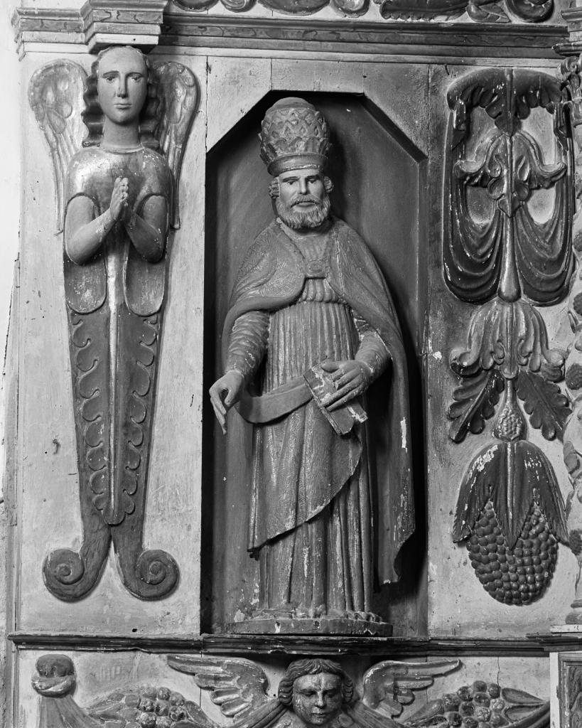 statues (2) (petite-nature, en pendant) : Saint Pierre, Saint Blaise