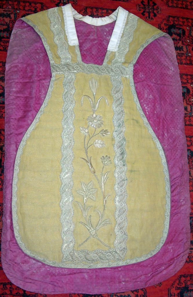 sommaire des textiles de l'église de Gaujac